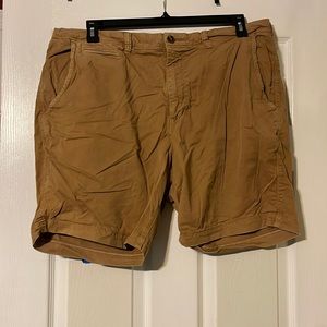 Men’s American Eagle Khaki Shorts